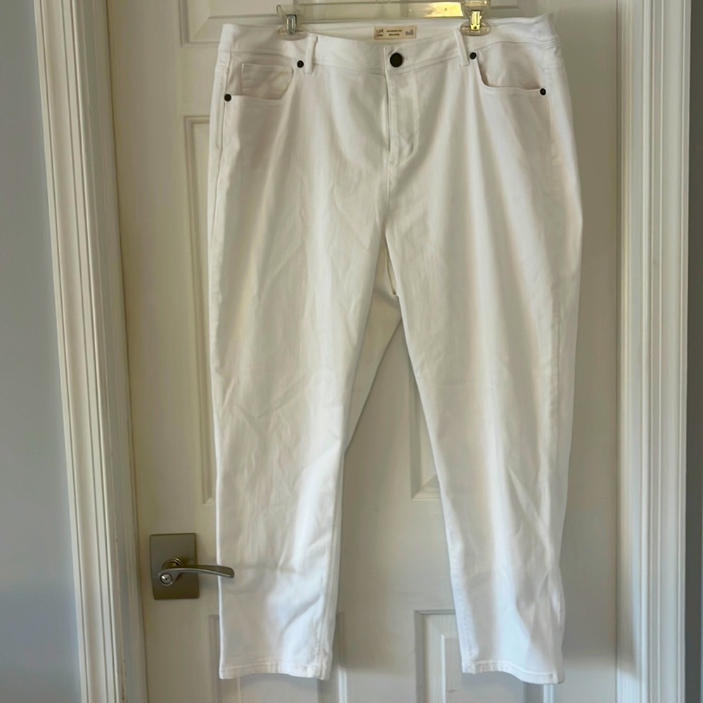 J JILL Authentic Slim Ankle Fit White Jeans -Size 18